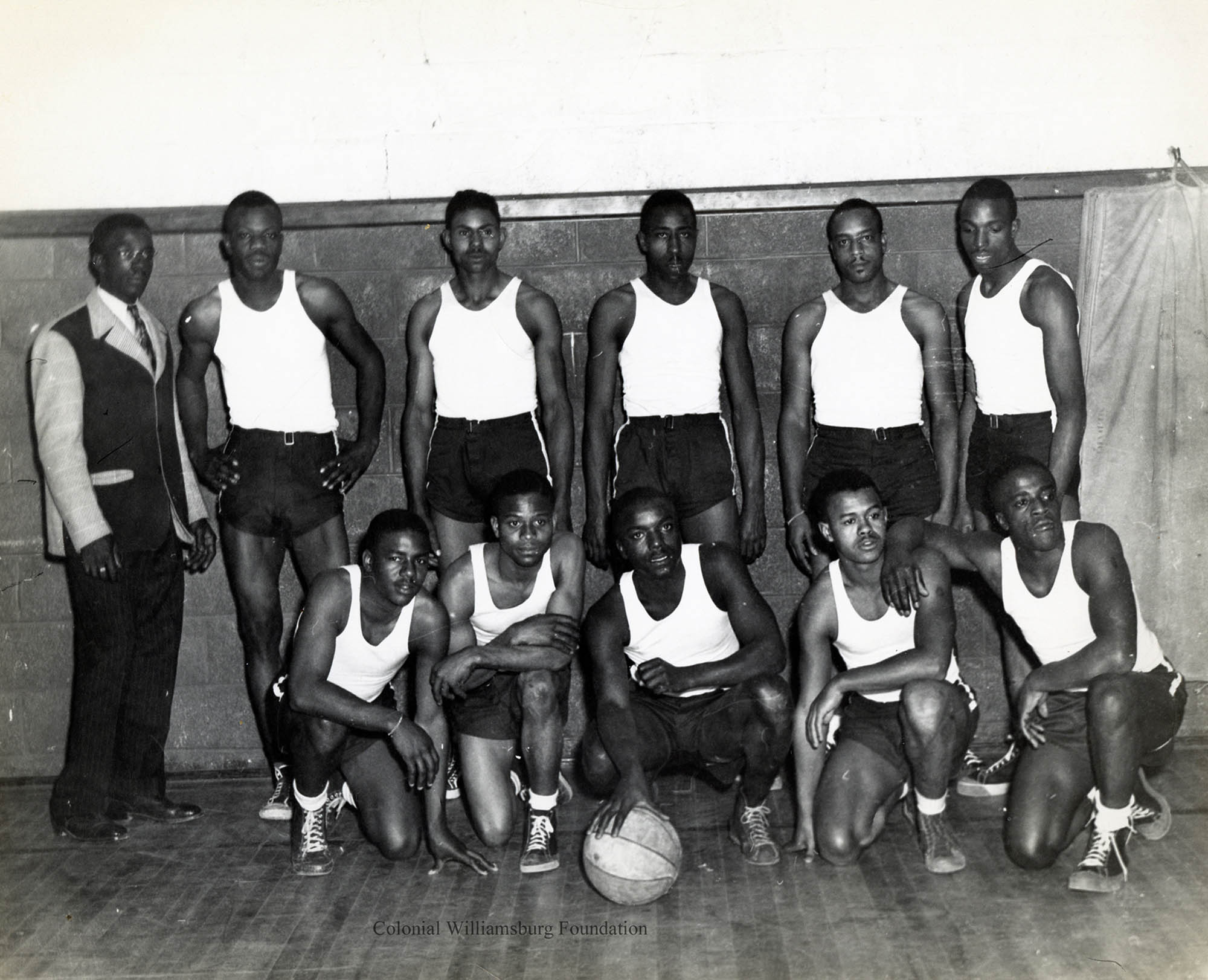 High School Basketball Team Possibly In The Williamsburg VA Area Transcribe